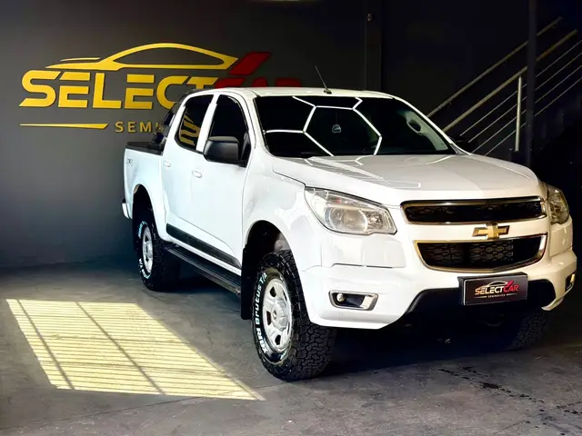 Carro Chevrolet S10 Cabine Simples 2015 S10 2.8 CTDi Cabine Simples LS 4WD