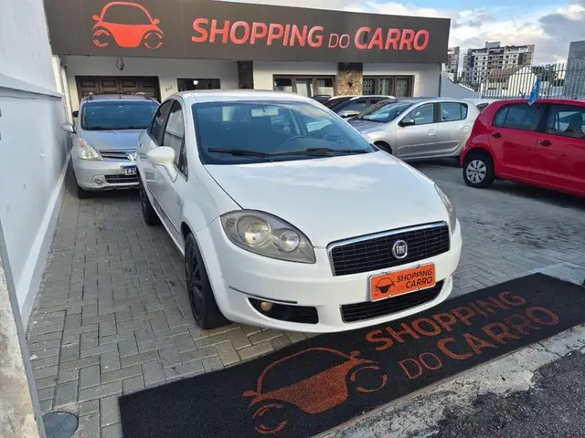 Carro Fiat Linea 2013 ESSENCE Dualogic 1.8 Flex 16V 4p