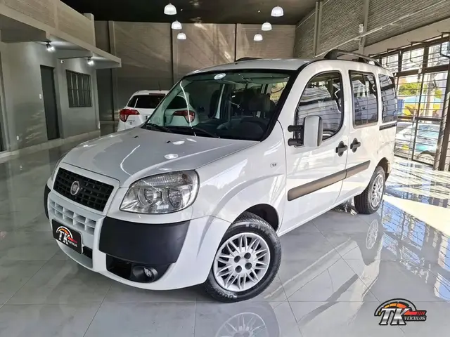Carro Fiat Doblò 2015 Attractive 1.4 8V (Flex)