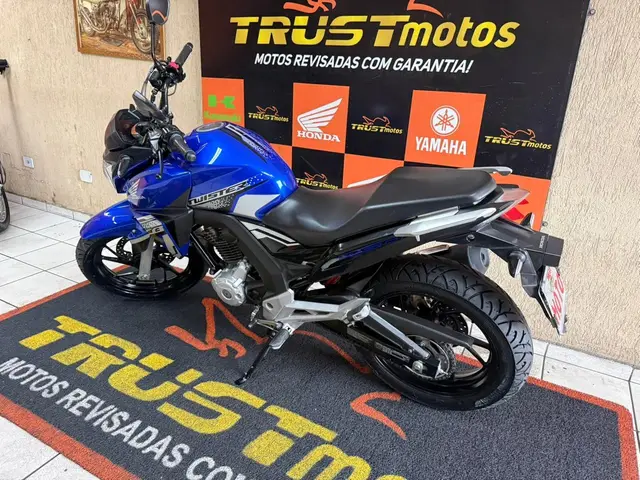 Moto Honda CB 250F Twister 2021 (CBS)