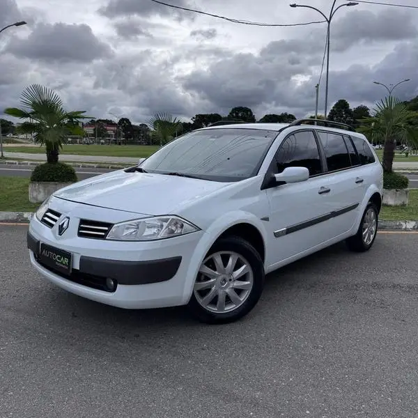 Carro Renault Megane Grand Tour 2013 Mégane Grand Tour Dynamique 1.6 16V (flex)