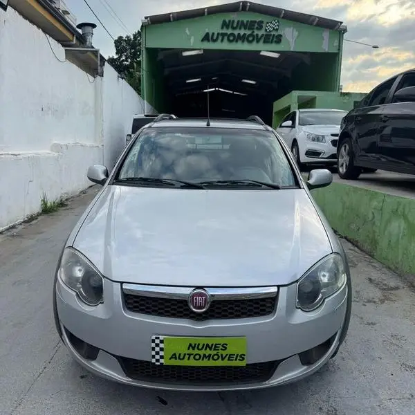 Carro Fiat Strada 2014 Trekking 1.6 16V (Flex) (Cabine Dupla)