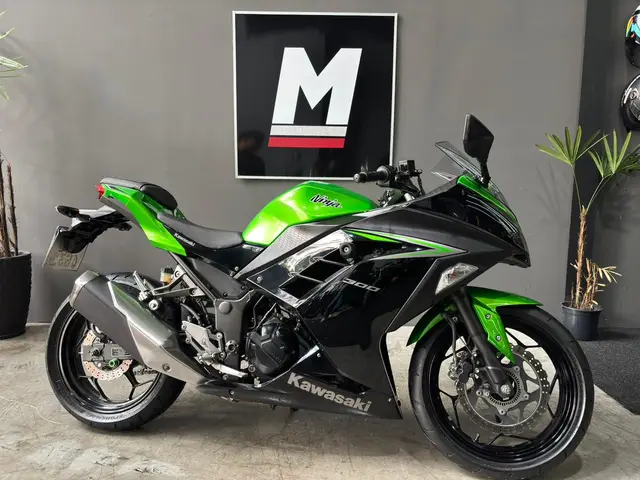 Moto Kawasaki Ninja 2023 300