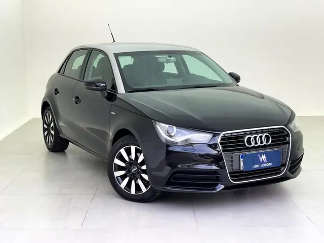 Carro Audi A1 2014 1.4 TFSI Attraction S Tronic