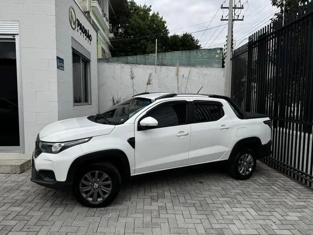 Carro Fiat Strada 2023 Freedom 1.3 CD (Flex)
