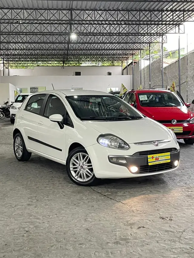 Carro Fiat Punto 2013 Essence 1.6 16V (Flex)
