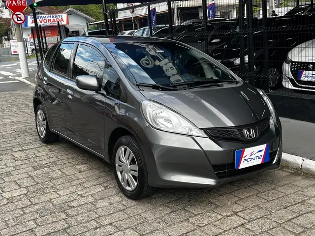 Carro Honda Fit 2014 DX 1.4 (Flex)