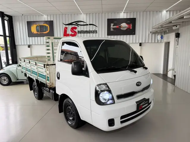 Carro Kia Bongo 2014 K-2500 STD 4x2 RS (cab. simples)