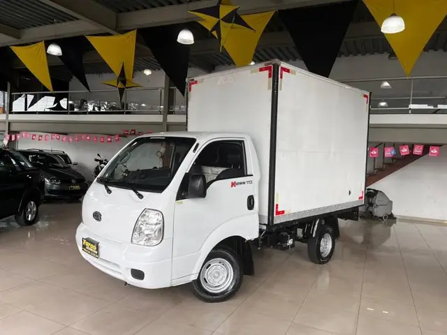 Carro Kia Bongo 2010 2.5 DLX 4X2 c simples RD TURBO