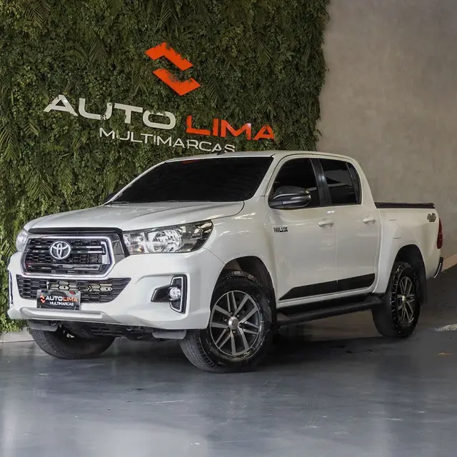 Carro Toyota Hilux Cabine Dupla 2020 Hilux 2.8 TDI CD SR 4x4 (Aut)