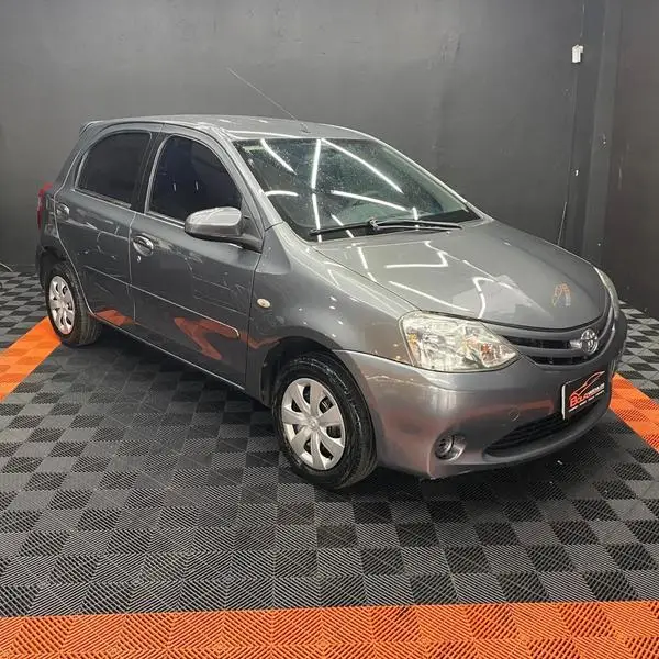 Carro Toyota Etios 2016 Platinum 1.5 (Flex)