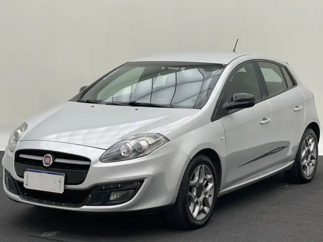 Carro Fiat Bravo 2016 BlackMotion 1.8 Dualogic Flex 5p