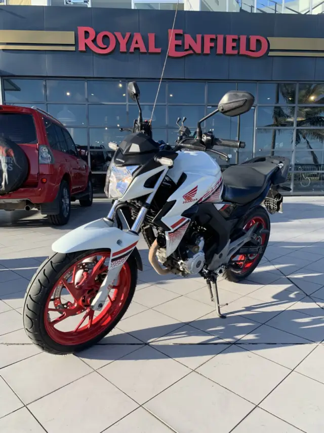 Moto Honda CB 300F Twister 2022 (ABS)