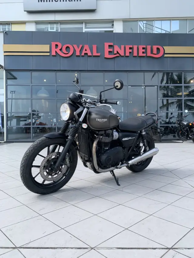 Moto Triumph Street Twin 2020 900cc