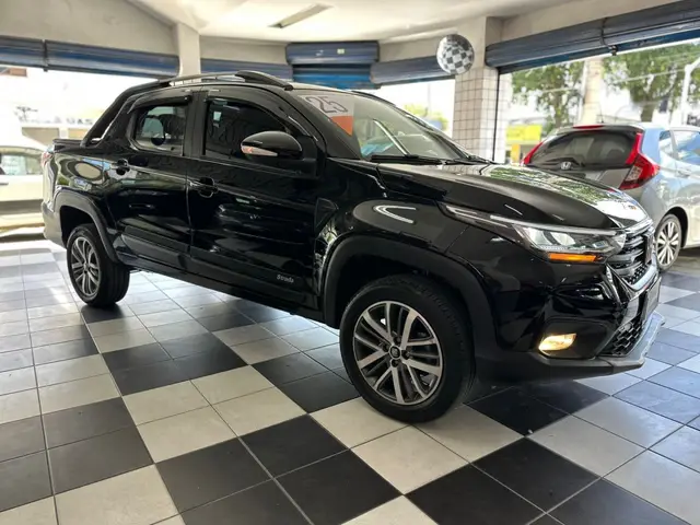 Carro Fiat Strada 2025 Volcano 1.3 Flex 8V CD Aut.