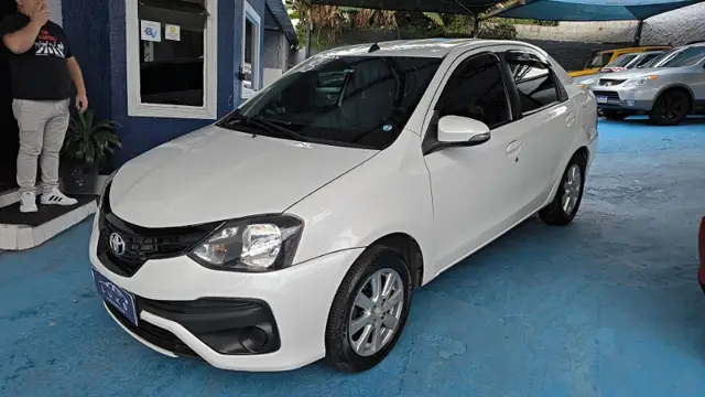 Carro Toyota Etios Sedan 2019 X Plus 1.5 (Aut) (Flex)