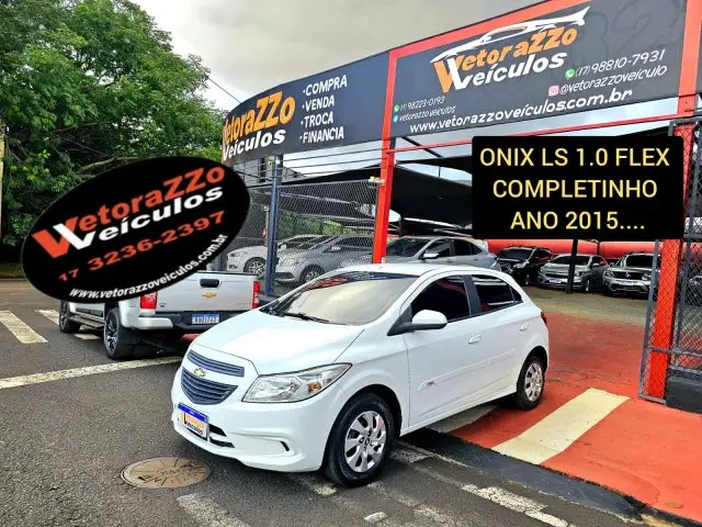 Carro Chevrolet Onix 2015 1.0 LS SPE/4