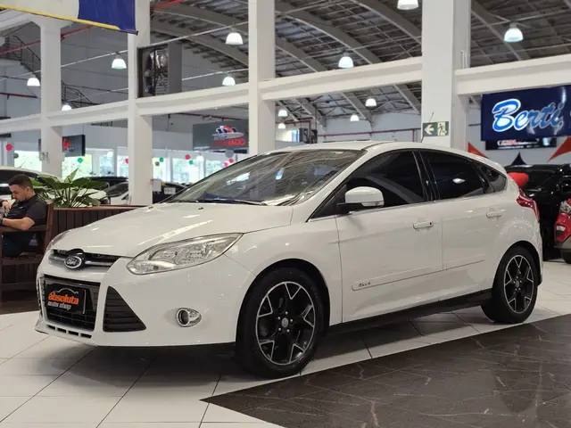 Carro Ford Focus Sedan 2015 Titanium 2.0 16V PowerShift
