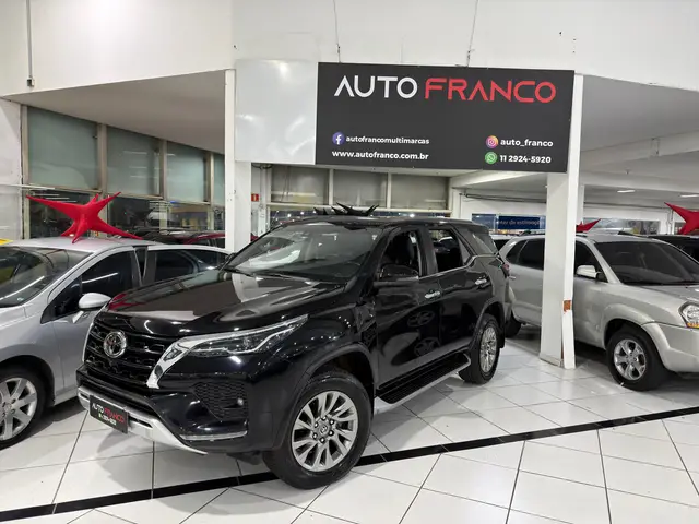 Carro Toyota SW4 2023 SRX 2.8 Turbodiesel 4x4 (Aut.) (7 Lugares)