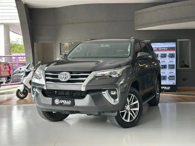 Carro Toyota SW4 2019 2.8 TDI SRX 7L 4x4 (Aut) (Diesel)