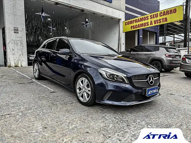 Carro Mercedes-Benz A 200 2017 200 1.6 Turbo FlexFuel DCT