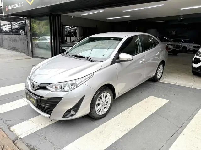 Carro Toyota Yaris Sedan 2019 1.5 XL Plus Tech CVT (Flex)