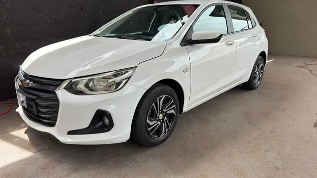 Carro Chevrolet Onix 2025 LT 1.0 Turbo