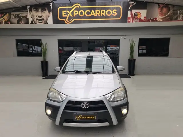 Carro Toyota Etios 2014 Cross 1.5 (Flex)