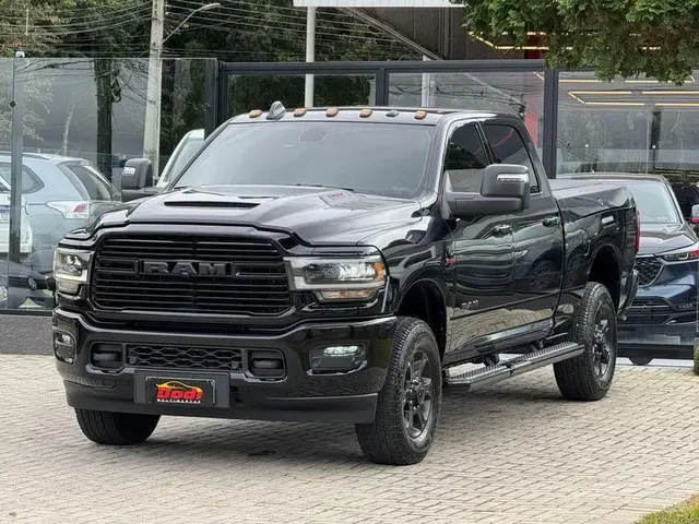 Carro Ram 2500 2024 Laramie Night Edition 6.7 4X4