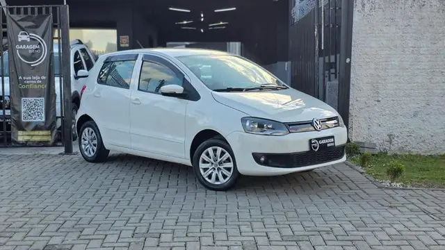 Carro Volkswagen Fox 2014 1.0 TEC (Flex) 2p