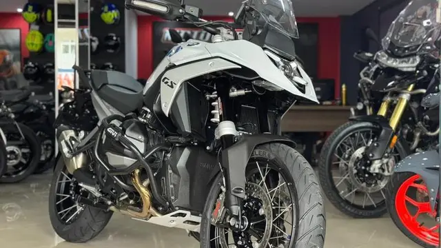 Moto Suzuki Hayabusa 2025 GSX 1300 RRQ