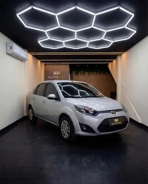 Carro Ford Fiesta Sedan 2014 SE 1.6 Rocam (Flex)