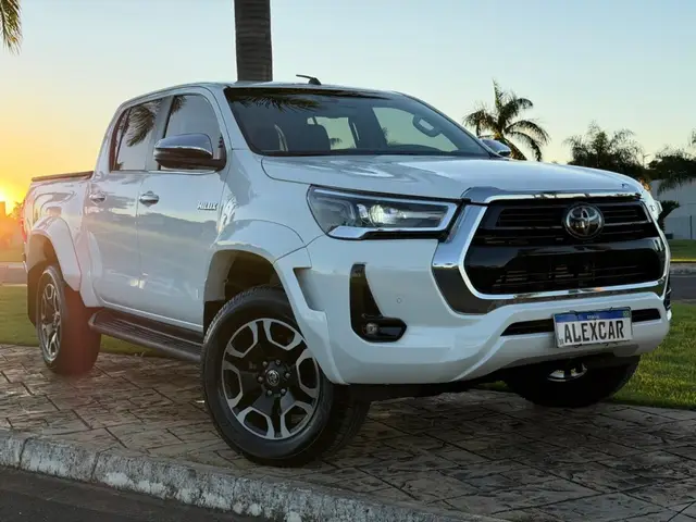 Carro Toyota Hilux Cabine Simples 2024 4x4 2.8 Diesel