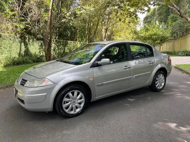 Carro Renault Megane Sedan 2011 Mégane Sedan Dynamique 1.6 16V (flex)