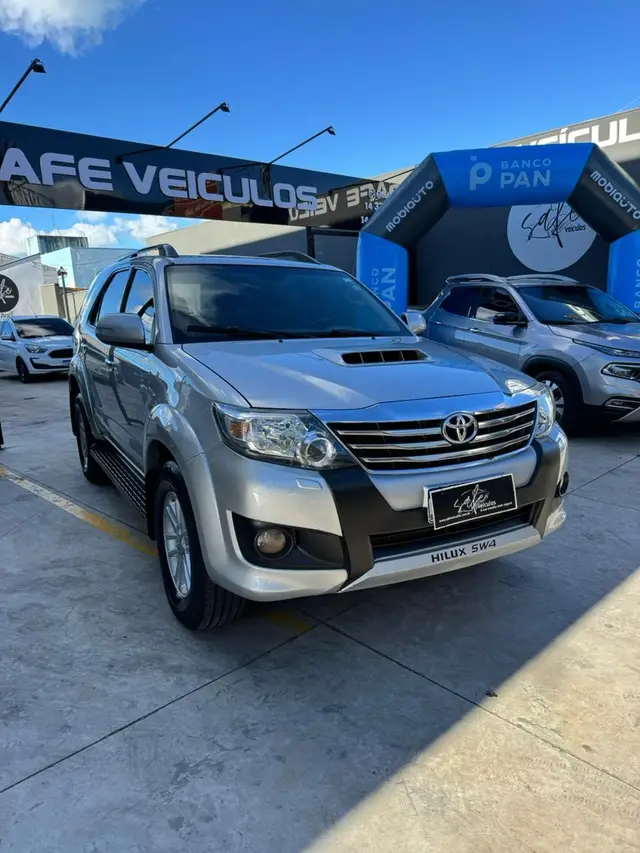 Carro Toyota Hilux SW4 2013 3.0 TDI 4x4 SR 5L