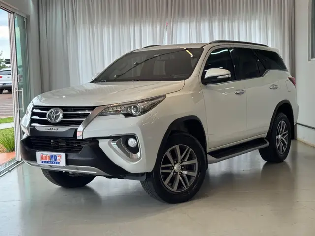 Carro Toyota SW4 2017 4.0 VVT-I SRX 7L 4x4 (Aut)