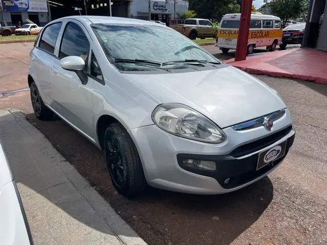 Carro Fiat Punto 2013 Attractive 1.4 (Flex)