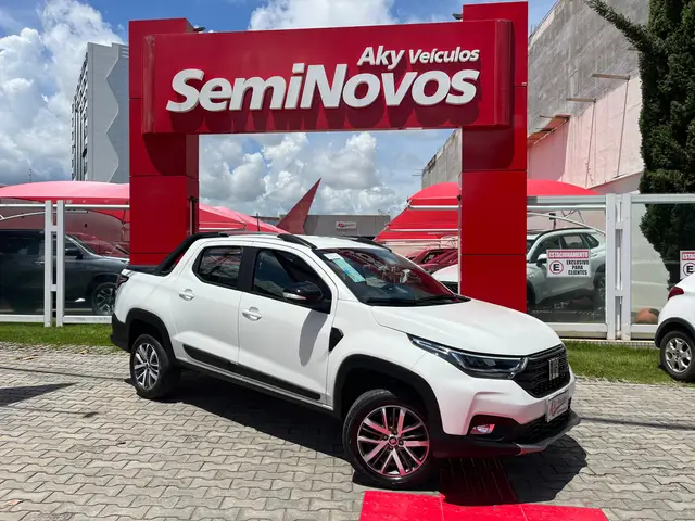 Carro Fiat Strada 2025 Volcano 1.3