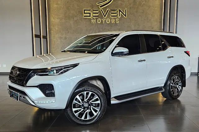 Carro Toyota SW4 2024 SRX 2.8 Turbodiesel 4x4 (Aut.) (7 Lugares)