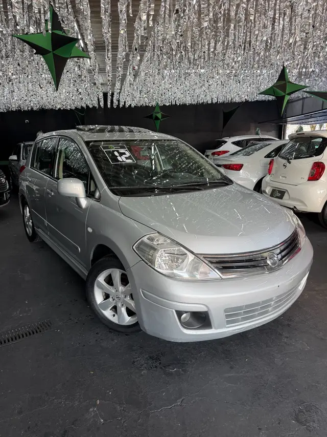 Carro Nissan Tiida 2012 SL 1.8 (flex) (aut)