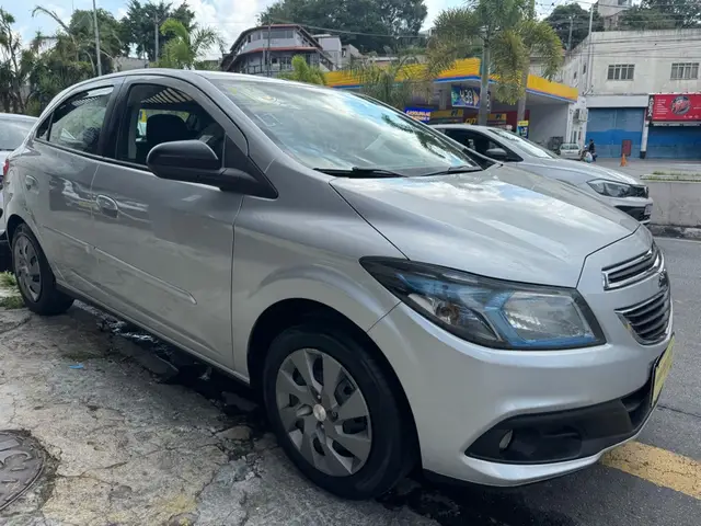 Carro Chevrolet Onix 2015 1.4 LT SPE/4