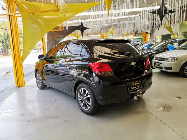 Carro Chevrolet Onix 2015 1.4 LTZ SPE/4 (Aut)