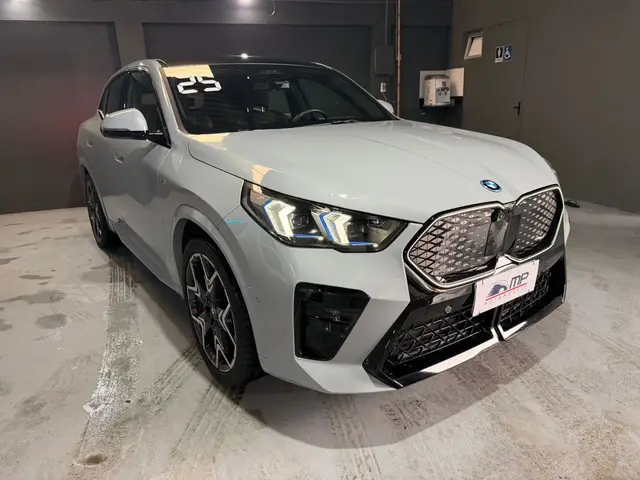 Carro BMW iX2 2025 xDrive30i M Sport (Aut.) (Elétrico)