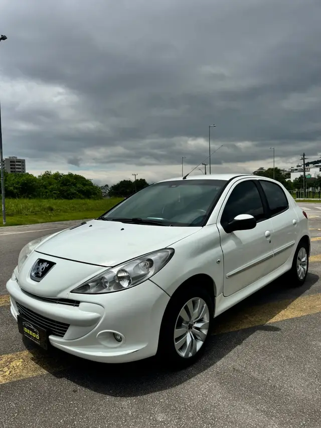 Carro Peugeot 207 2012 Hatch XR Sport 1.4 8V (flex)