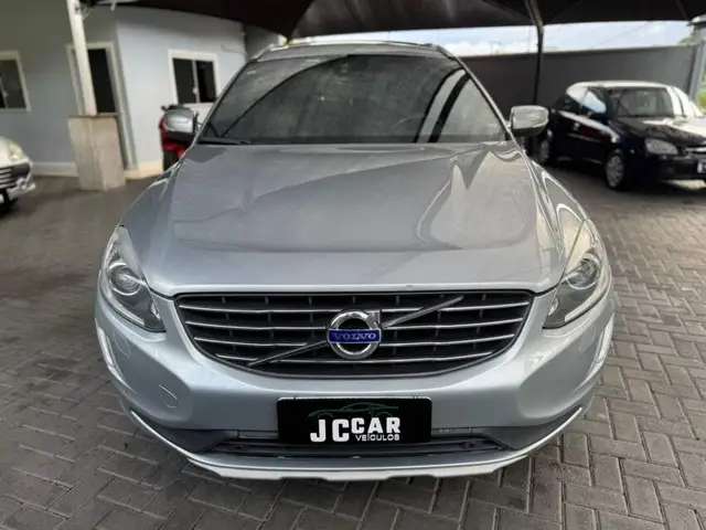 Carro Volvo XC60 2017 2.4 D5 Momentum 4WD