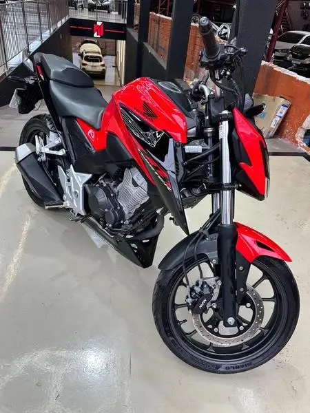 Moto Honda CB 300F Twister 2024 (CBS)