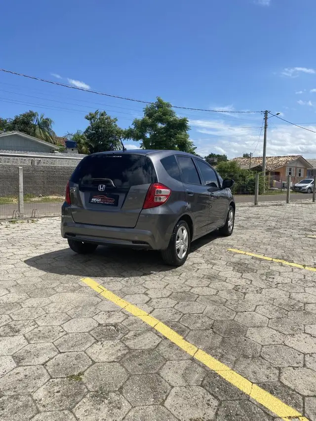 Carro Honda Fit 2014 DX 1.4 (Flex)