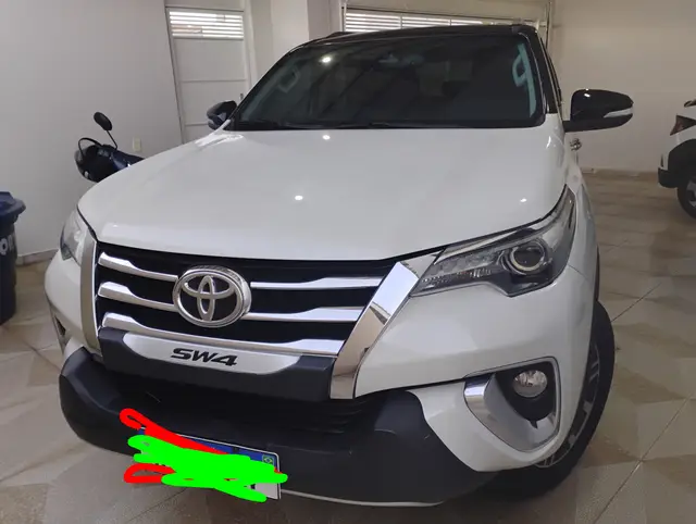 Carro Toyota SW4 2017 2.8 TDI SRX 5L 4x4 (Aut)