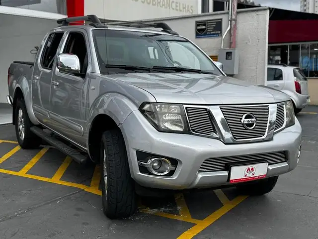 Carro Nissan Frontier 2014 2.5 TD CD 4x2 SV Attack