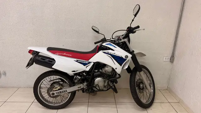 Moto Yamaha XTZ 250 Lander 2013 249 cc